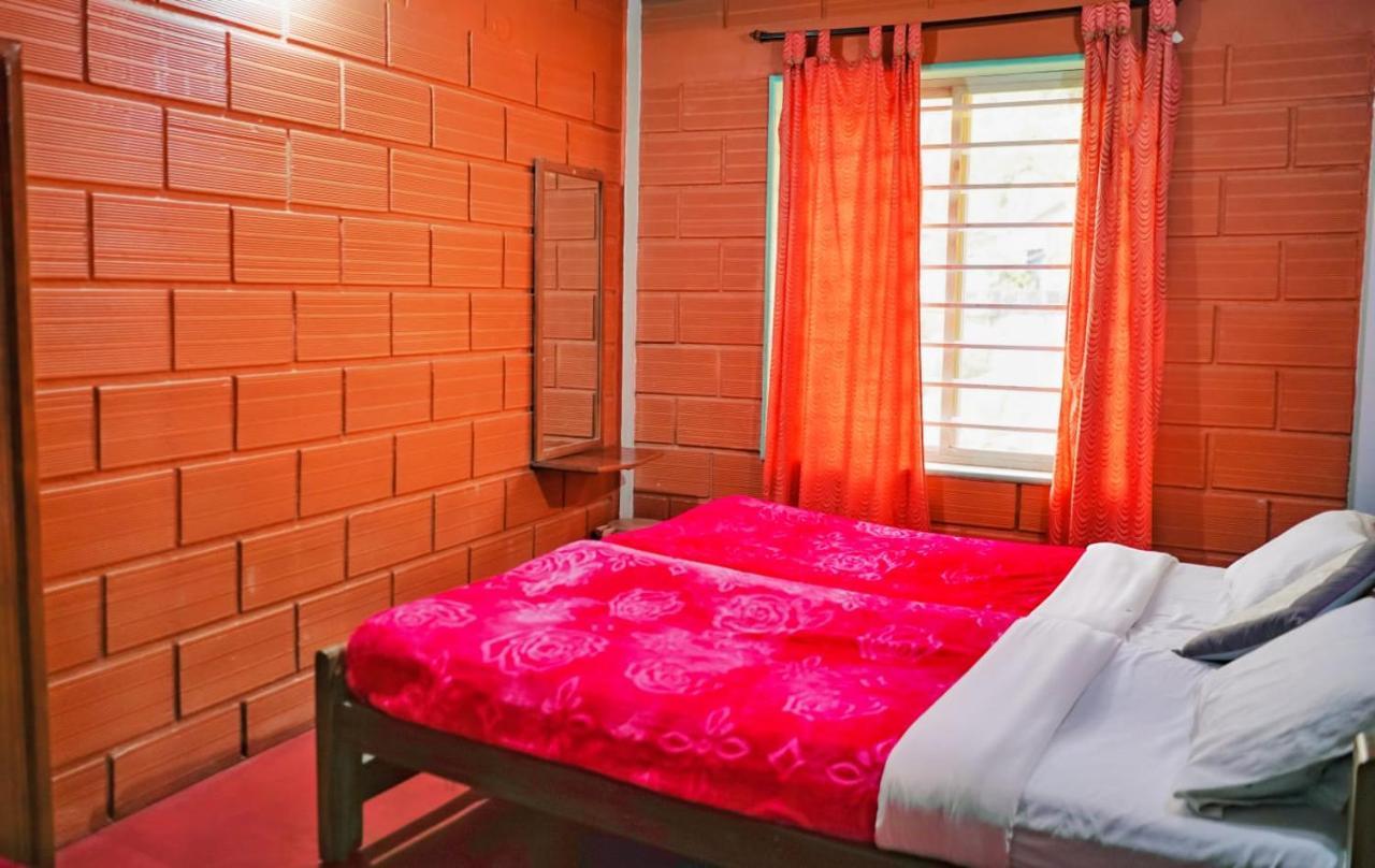 Eshwari Cottage Мадикери Екстериор снимка
