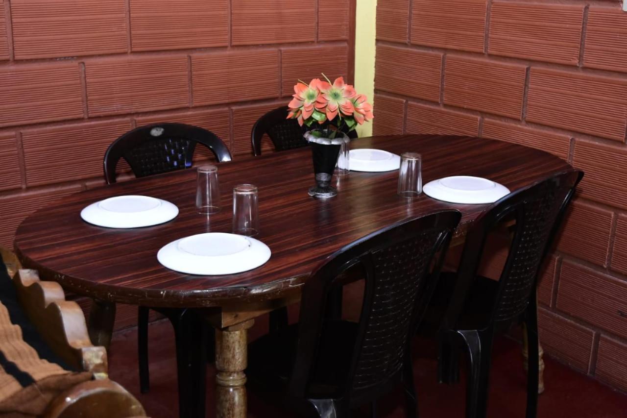 Eshwari Cottage Мадикери Екстериор снимка